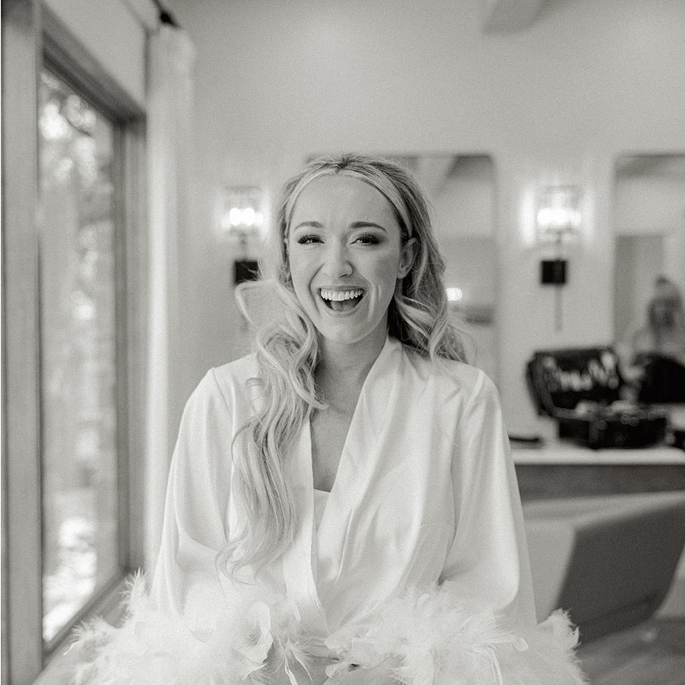 Elegant White Feathered Women's Robe